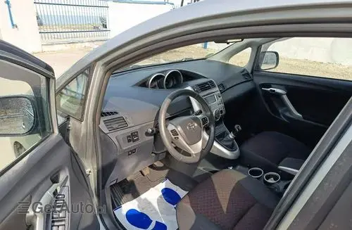 TOYOTA Verso 