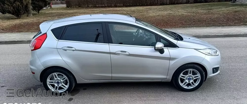 FORD Fiesta 1.4 Titanium