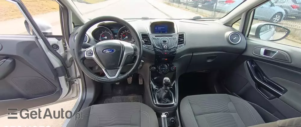 FORD Fiesta 1.4 Titanium