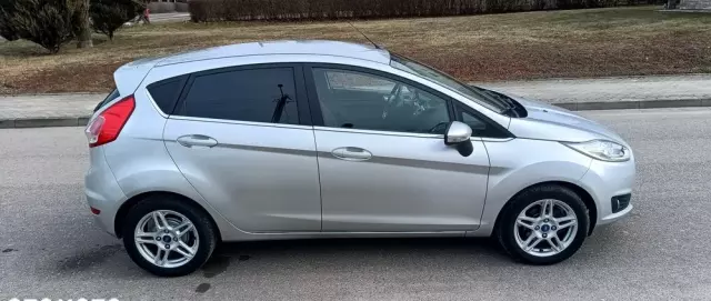 FORD Fiesta 1.4 Titanium