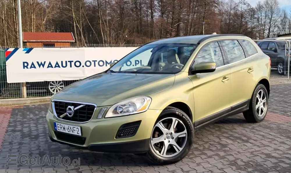 VOLVO XC 60 2.0T Powershift Momentum