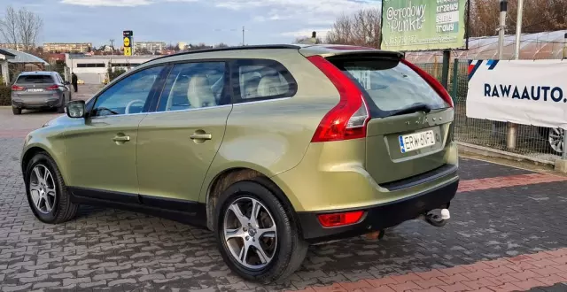 VOLVO XC 60 2.0T Powershift Momentum