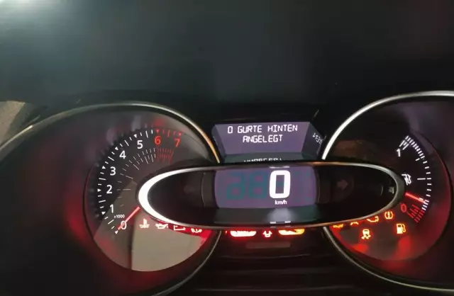 RENAULT Clio 