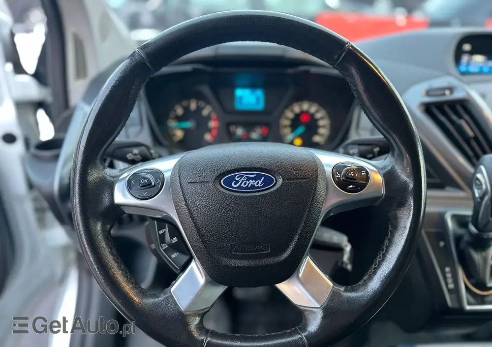 FORD Tourneo Custom 310 L1H1 VA Autm Titanium