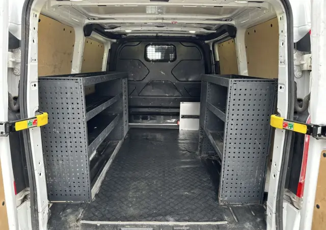 FORD Tourneo Custom 310 L1H1 VA Autm Titanium