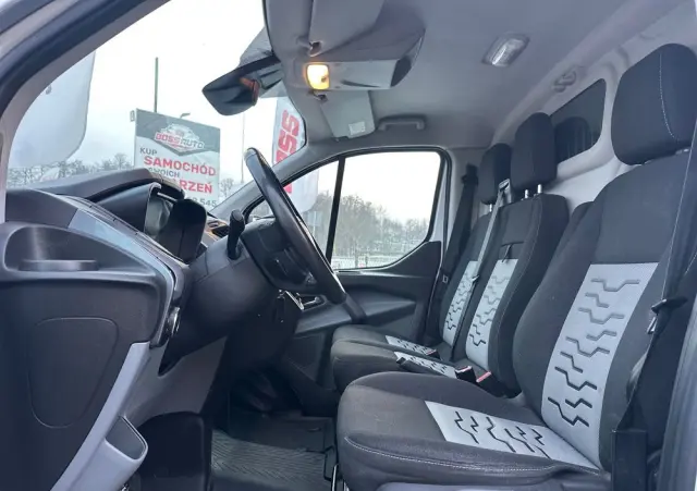 FORD Tourneo Custom 310 L1H1 VA Autm Titanium