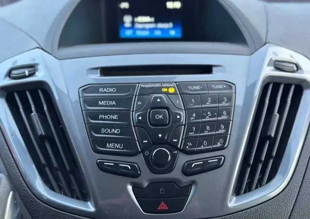 FORD Tourneo Custom 310 L1H1 VA Autm Titanium