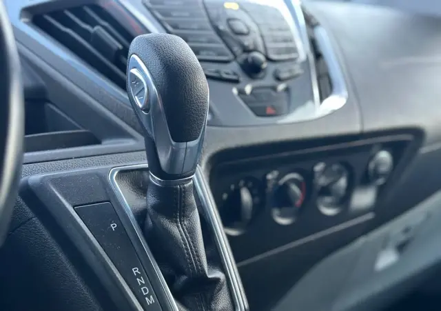 FORD Tourneo Custom 310 L1H1 VA Autm Titanium