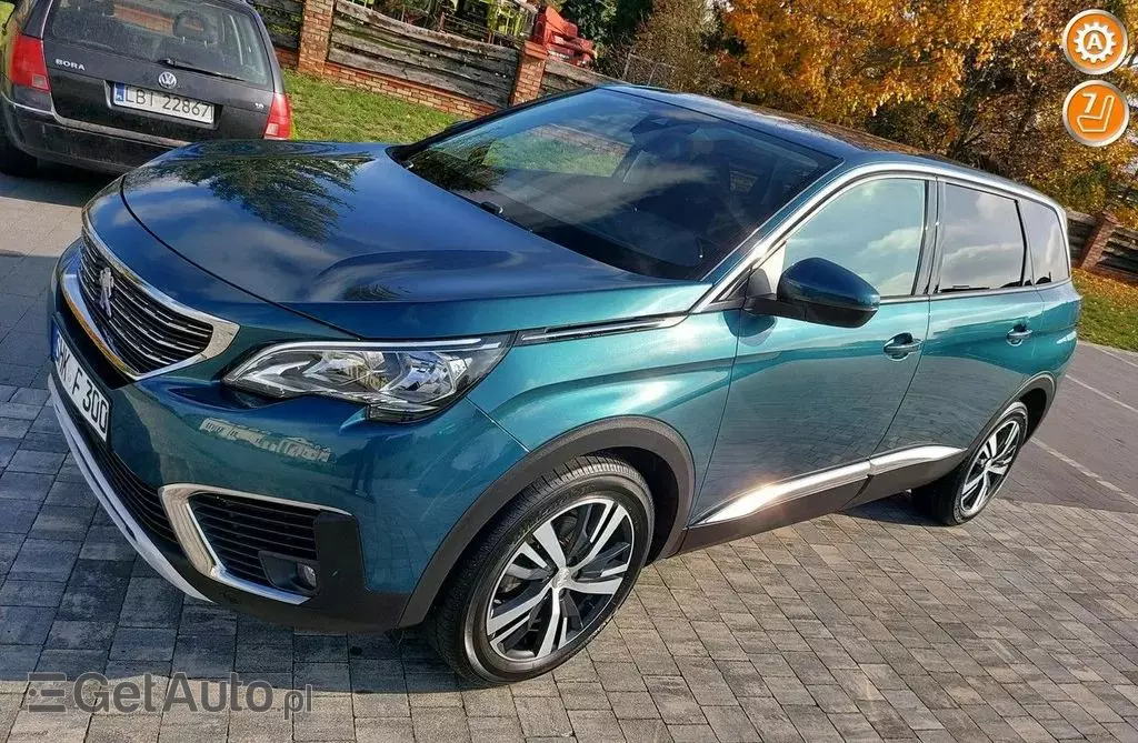 PEUGEOT 5008 