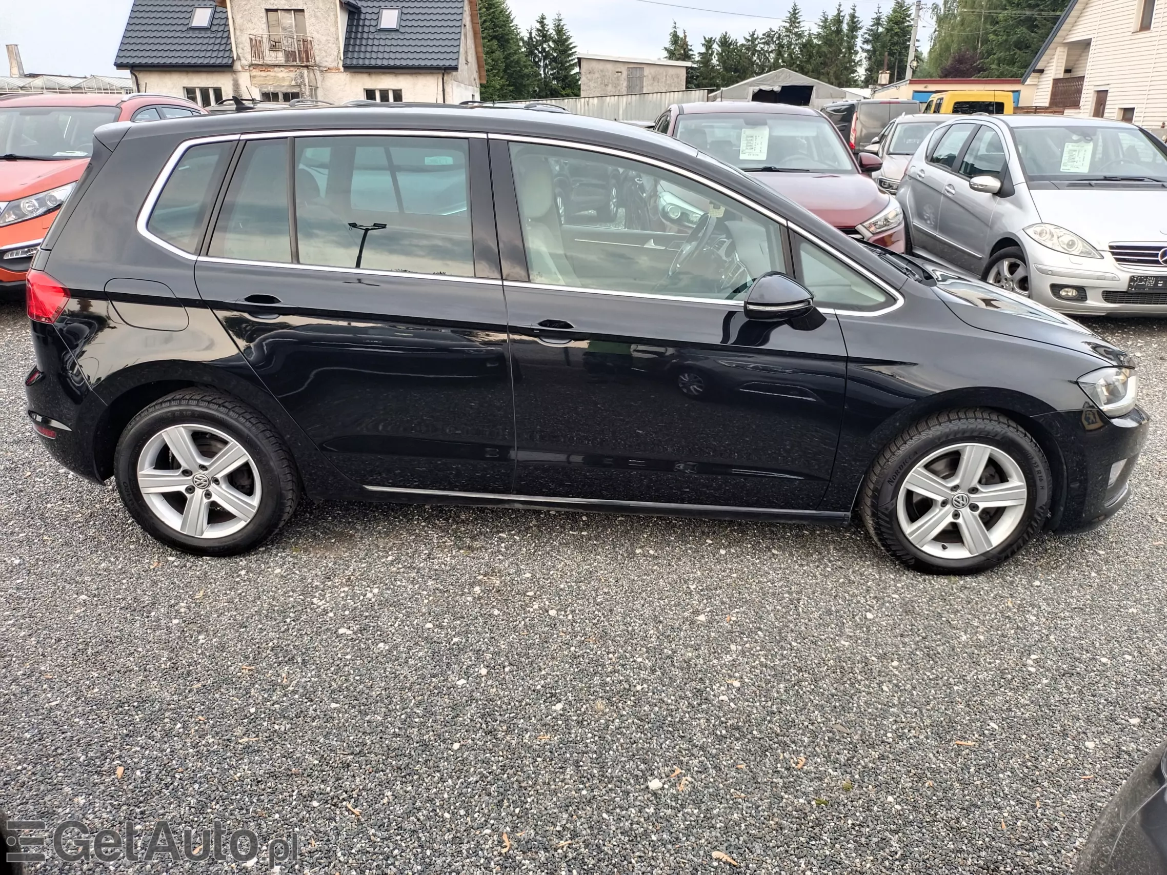 VOLKSWAGEN Golf Sportsvan 