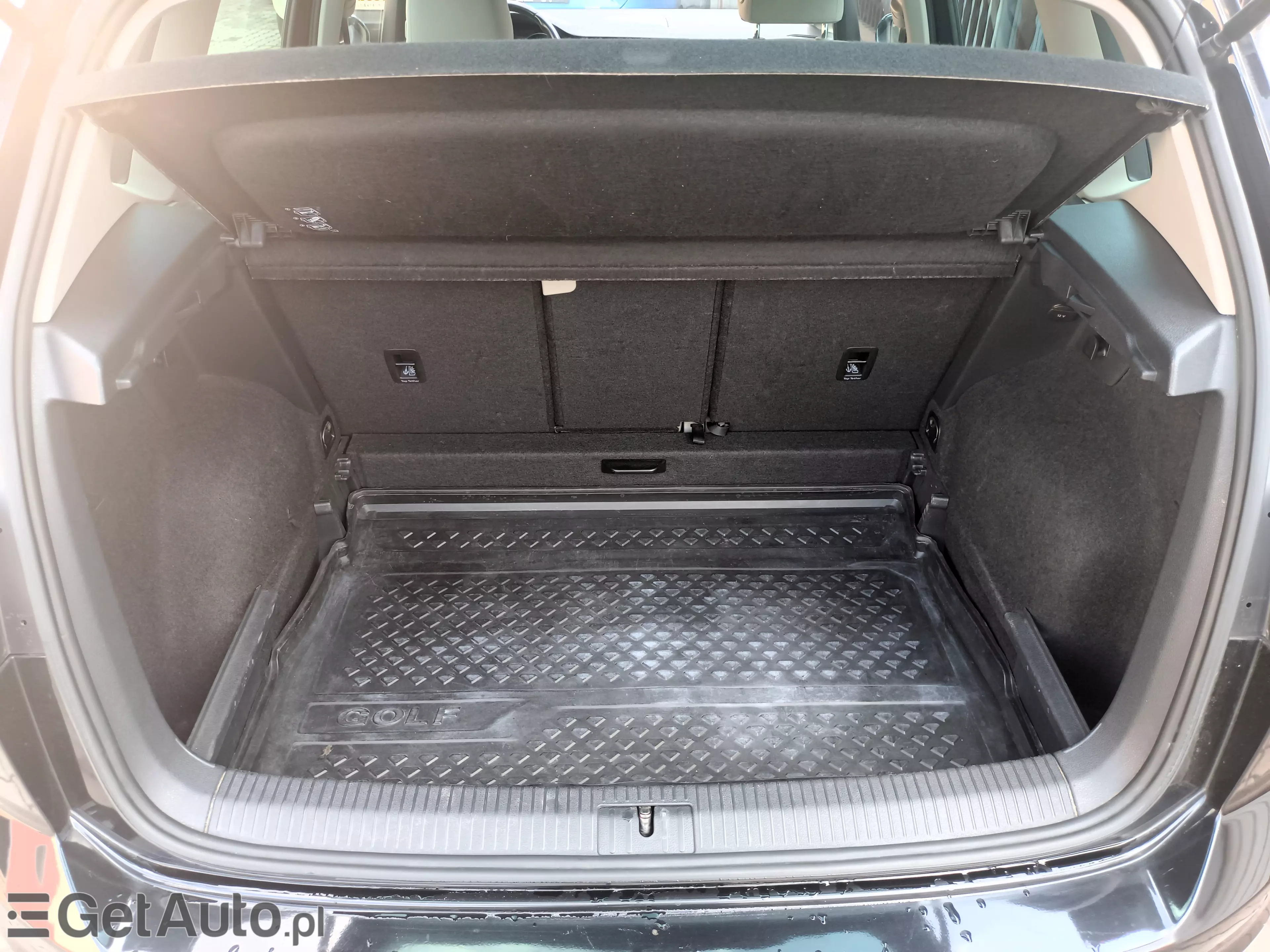 VOLKSWAGEN Golf Sportsvan 