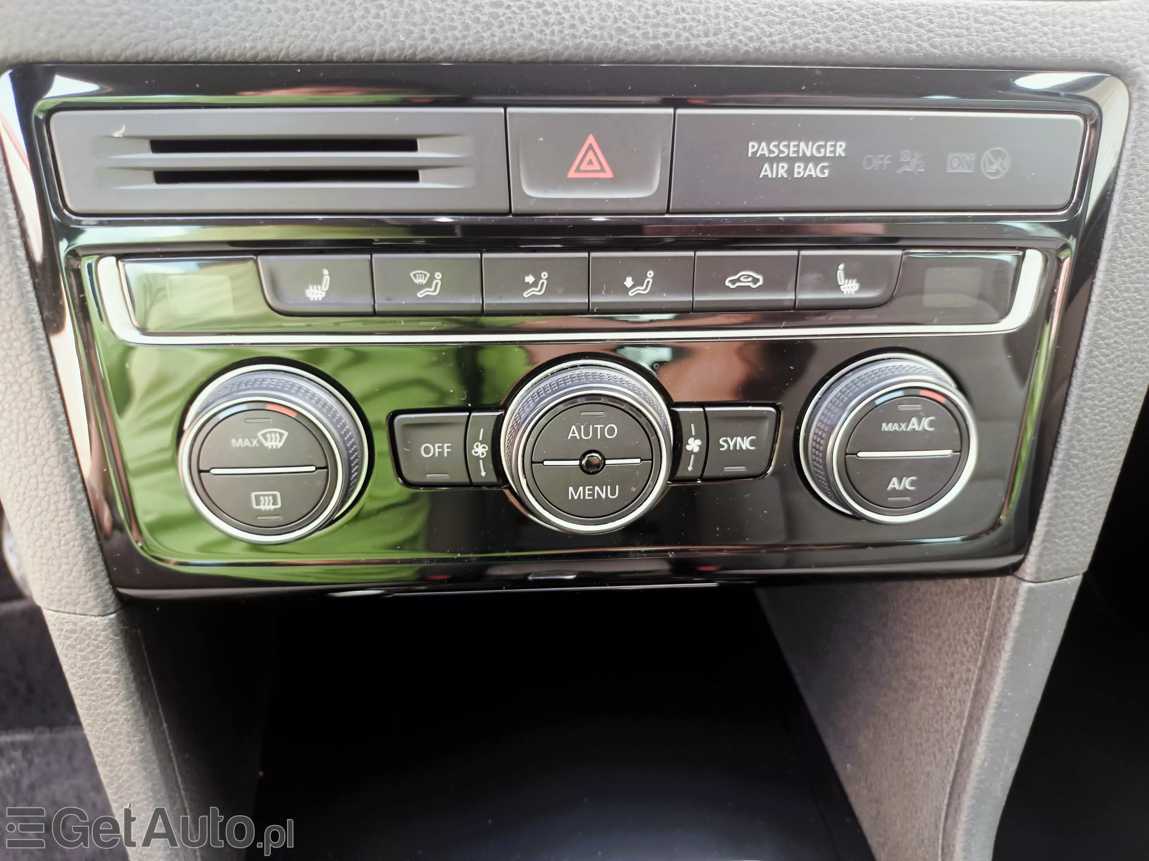 VOLKSWAGEN Golf Sportsvan 