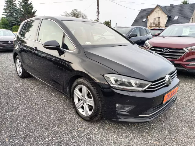 VOLKSWAGEN Golf Sportsvan 