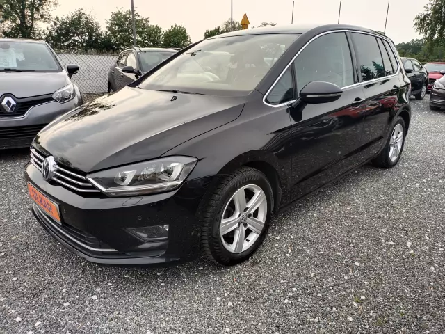 VOLKSWAGEN Golf Sportsvan 