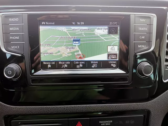 VOLKSWAGEN Golf Sportsvan 