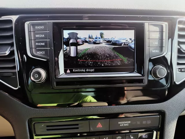 VOLKSWAGEN Golf Sportsvan 