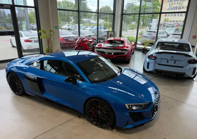 AUDI R8 Coupé V10 RWD