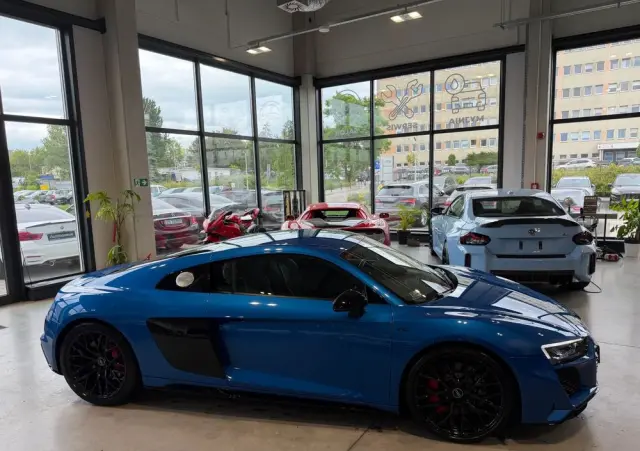 AUDI R8 Coupé V10 RWD
