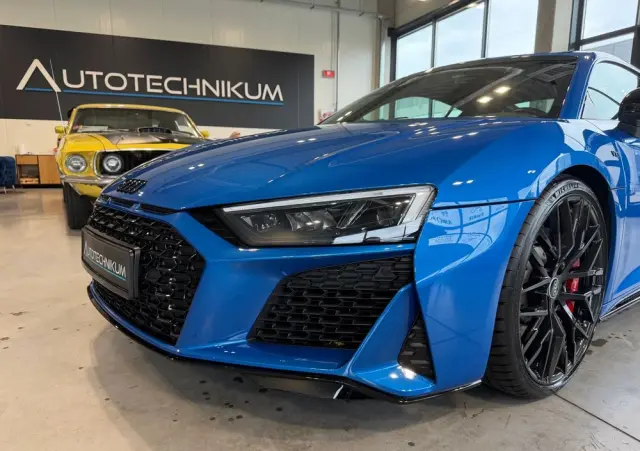 AUDI R8 Coupé V10 RWD