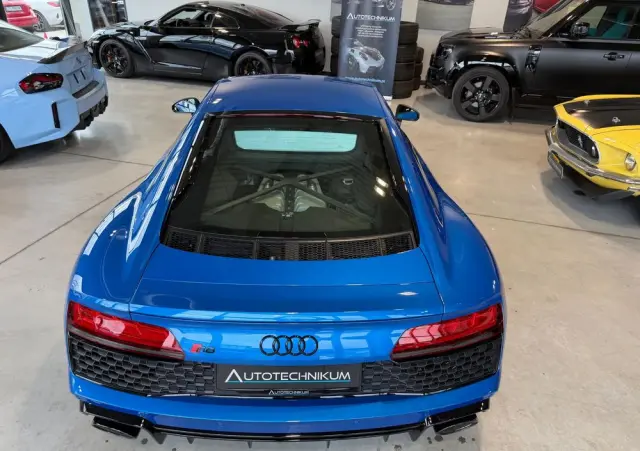 AUDI R8 Coupé V10 RWD