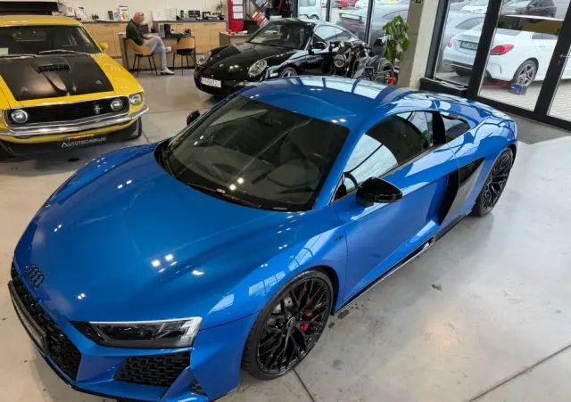 AUDI R8 Coupé V10 RWD