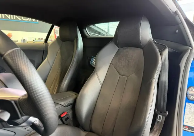 AUDI R8 Coupé V10 RWD