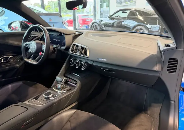 AUDI R8 Coupé V10 RWD