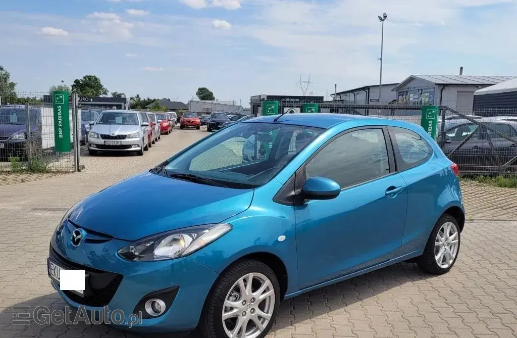 MAZDA 2 