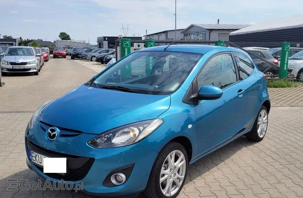 MAZDA 2 