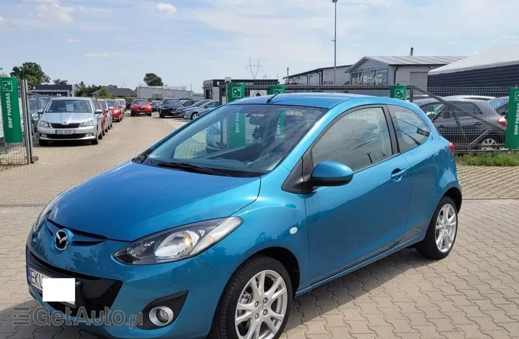 MAZDA 2 