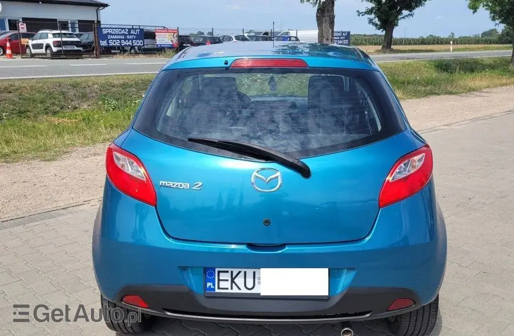 MAZDA 2 