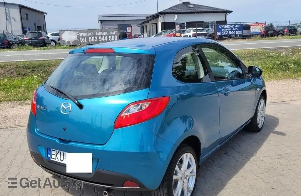 MAZDA 2 