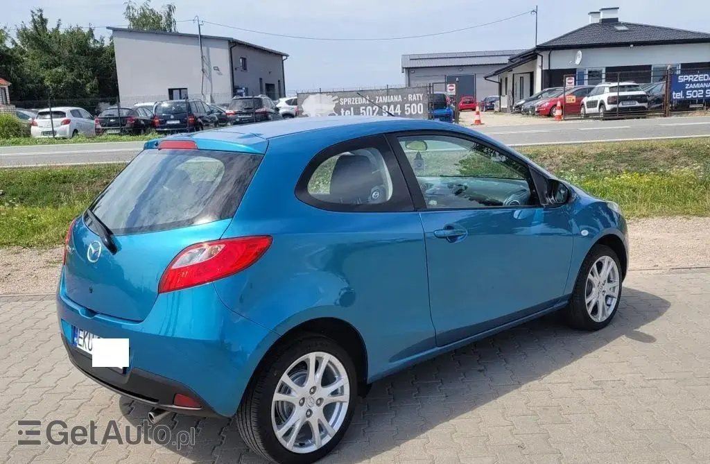 MAZDA 2 