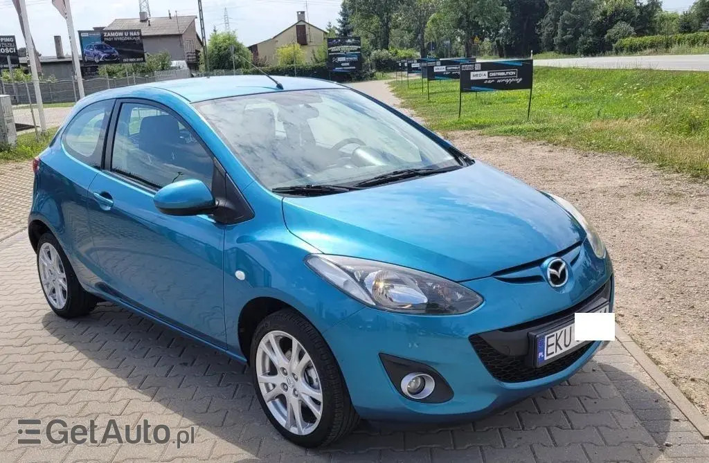 MAZDA 2 