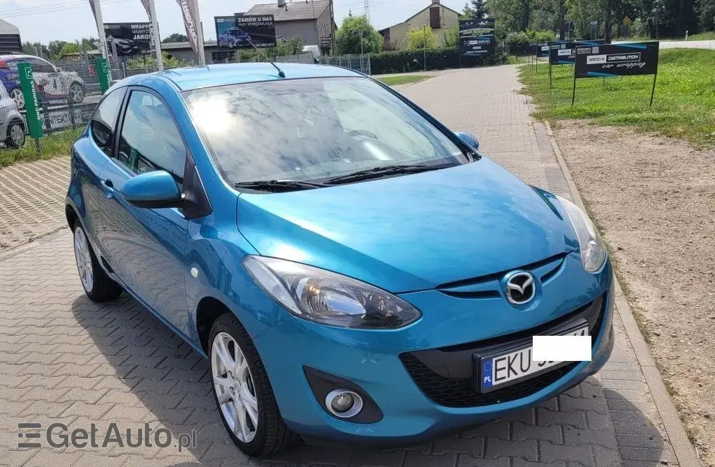 MAZDA 2 