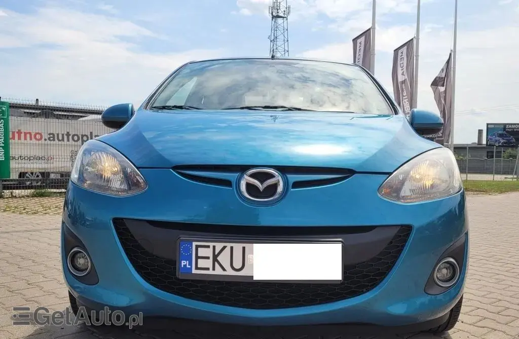 MAZDA 2 