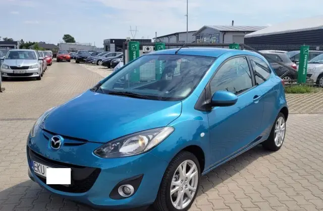 MAZDA 2 