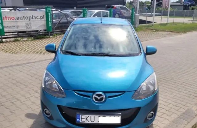MAZDA 2 