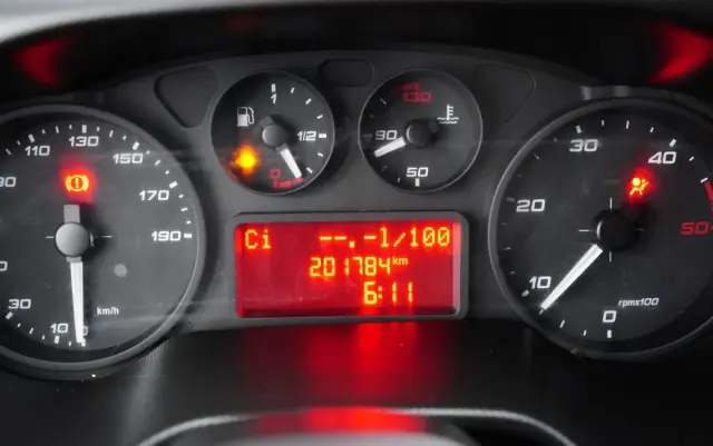 IVECO DAILY 35-140 / WYWROTKA / BRYGADOWKA - 6 MIEJSC  / BLIŹNIAK / MANUAL / 