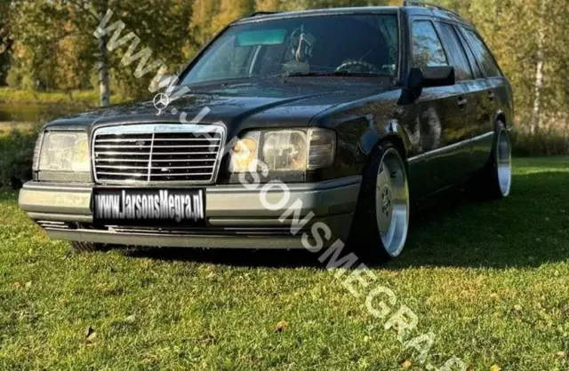 MERCEDES-BENZ W 124 