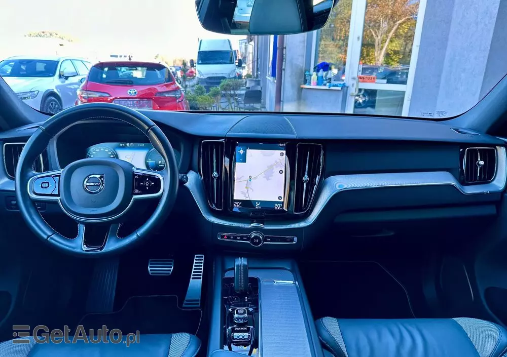 VOLVO XC 60 T6 AWD Plug-In Hybrid R-Design