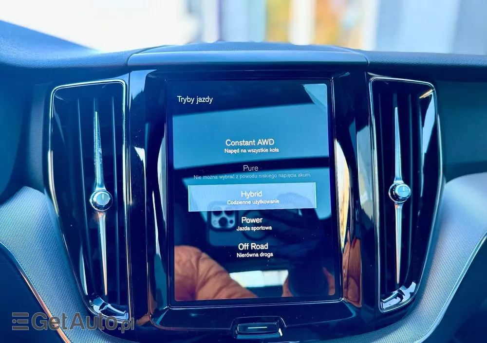 VOLVO XC 60 T6 AWD Plug-In Hybrid R-Design