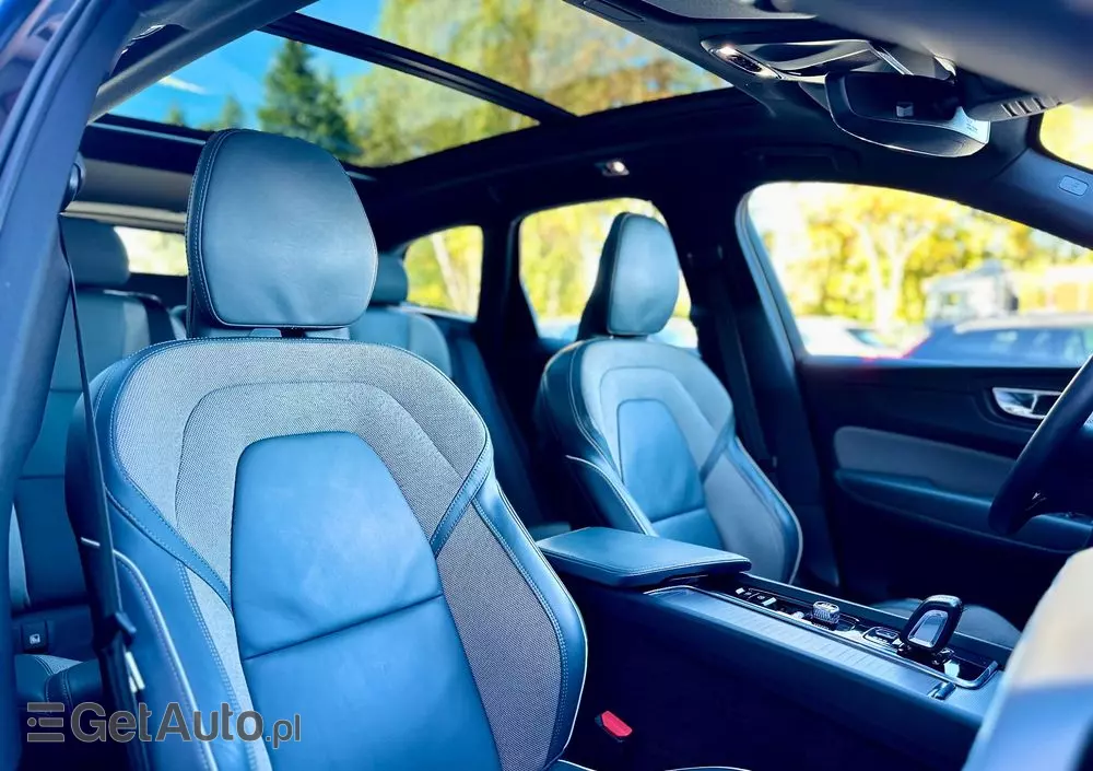 VOLVO XC 60 T6 AWD Plug-In Hybrid R-Design