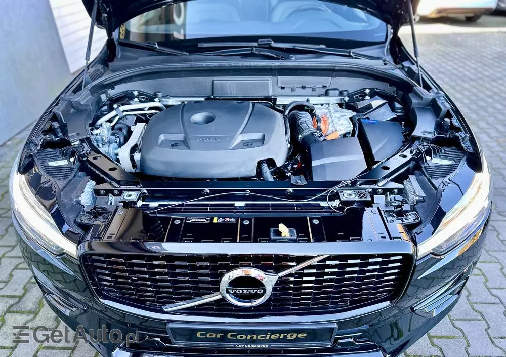 VOLVO XC 60 T6 AWD Plug-In Hybrid R-Design