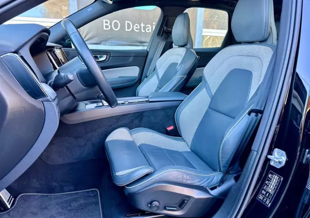 VOLVO XC 60 T6 AWD Plug-In Hybrid R-Design