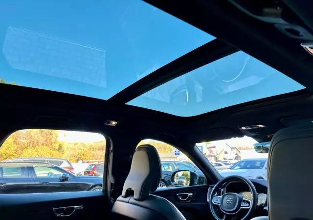 VOLVO XC 60 T6 AWD Plug-In Hybrid R-Design