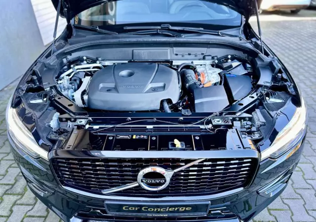 VOLVO XC 60 T6 AWD Plug-In Hybrid R-Design