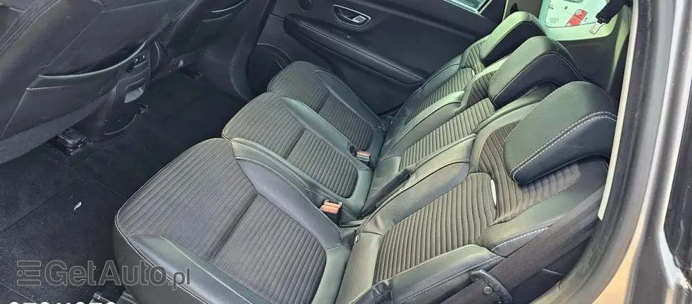 RENAULT Scenic BLUE dCi 120 BOSE EDITION