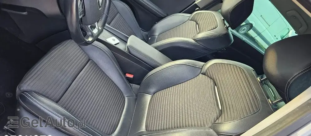 RENAULT Scenic BLUE dCi 120 BOSE EDITION