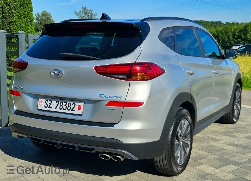 HYUNDAI Tucson 